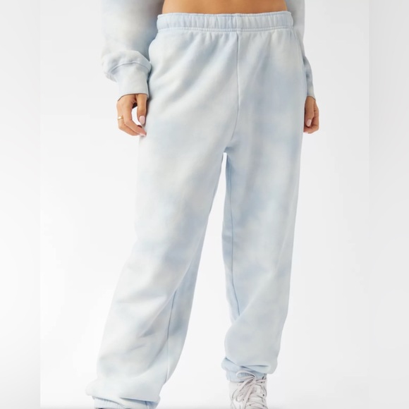 Aritzia TNA mega sweatpants size small, plein air - Picture 2 of 3